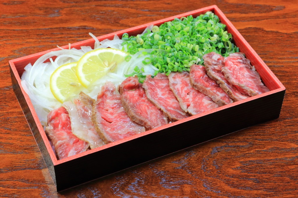 日本酒に合う肉料理・懐石料理なら静岡市葵区で人気な「肉割烹 巳峯」をご利用ください。